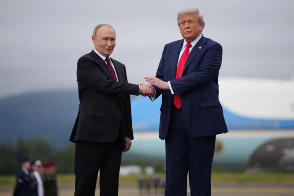 По данным информированных источников, президент США планирует переговоры с лидерами Украины и России во время саммита НАТО в Анкаре; спецпосланники продолжат посреднические усилия.