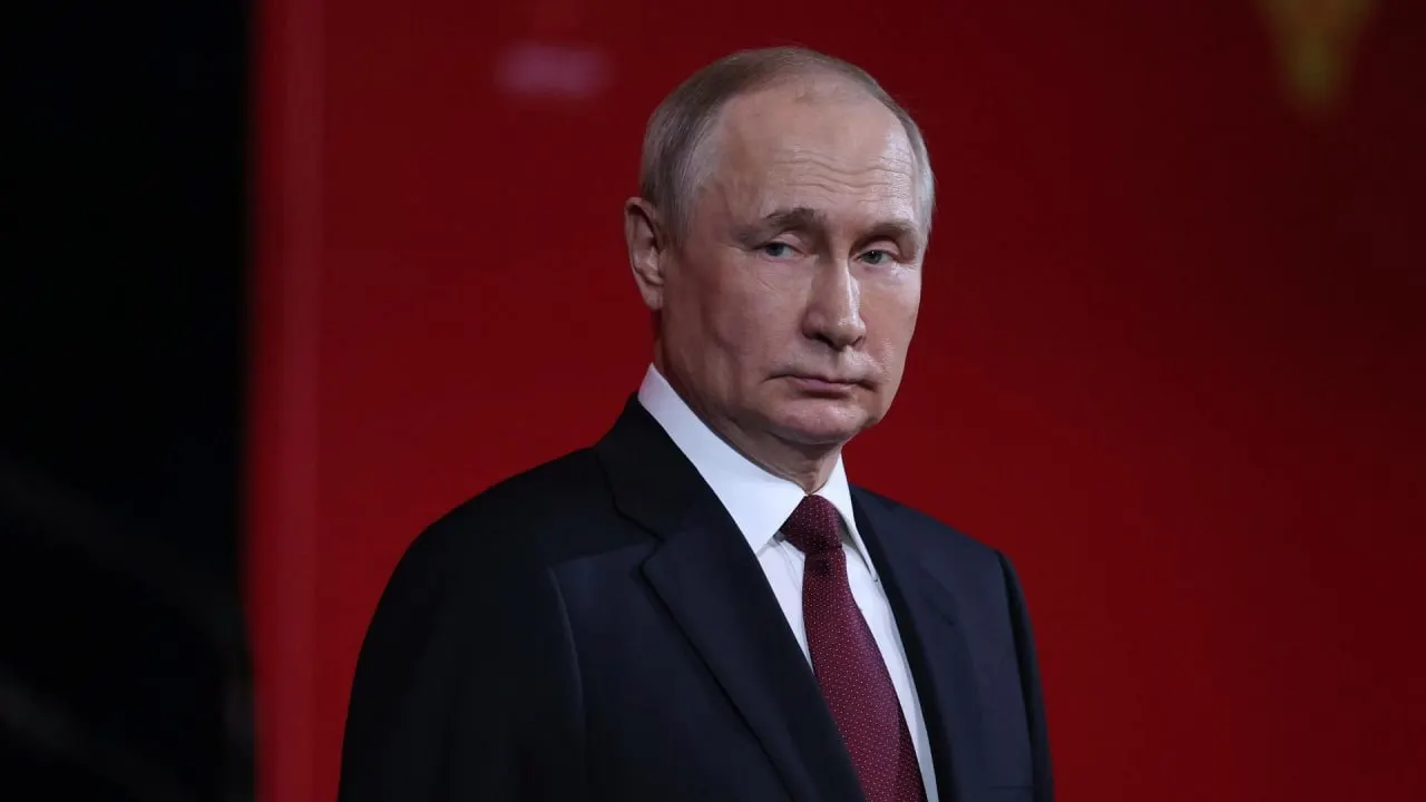 В Кремле заявили, что прекращение огня возможно лишь при выполнении условий Москвы; пресс‑секретарь отметил, что из‑за позиции Киева «как таковая заморозка невозможна».