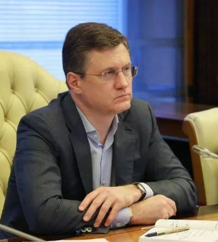 Вице‑премьер провёл совещание по рынку топлива: главы регионов отчитались о запасах, логистике и обеспечении экстренных служб; профильным ведомствам поручено усилить мониторинг и координацию.