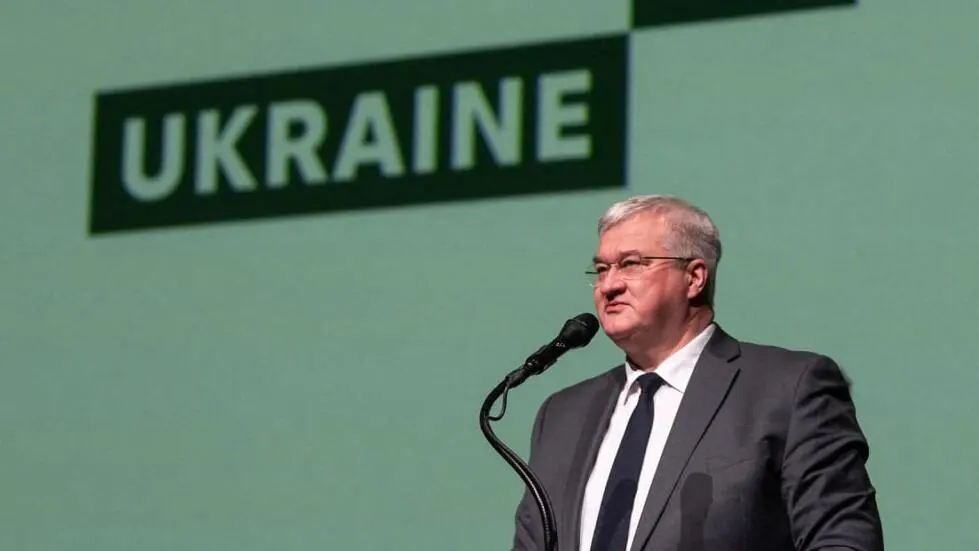 Киев охарактеризовал заявление президента Казахстана о необходимости остановить войну как своевременное и мудрое и призвал усилить давление на Москву; в Кремле ответили, что заморозка конфликта невозможна, пока не будут достигнуты цели России.