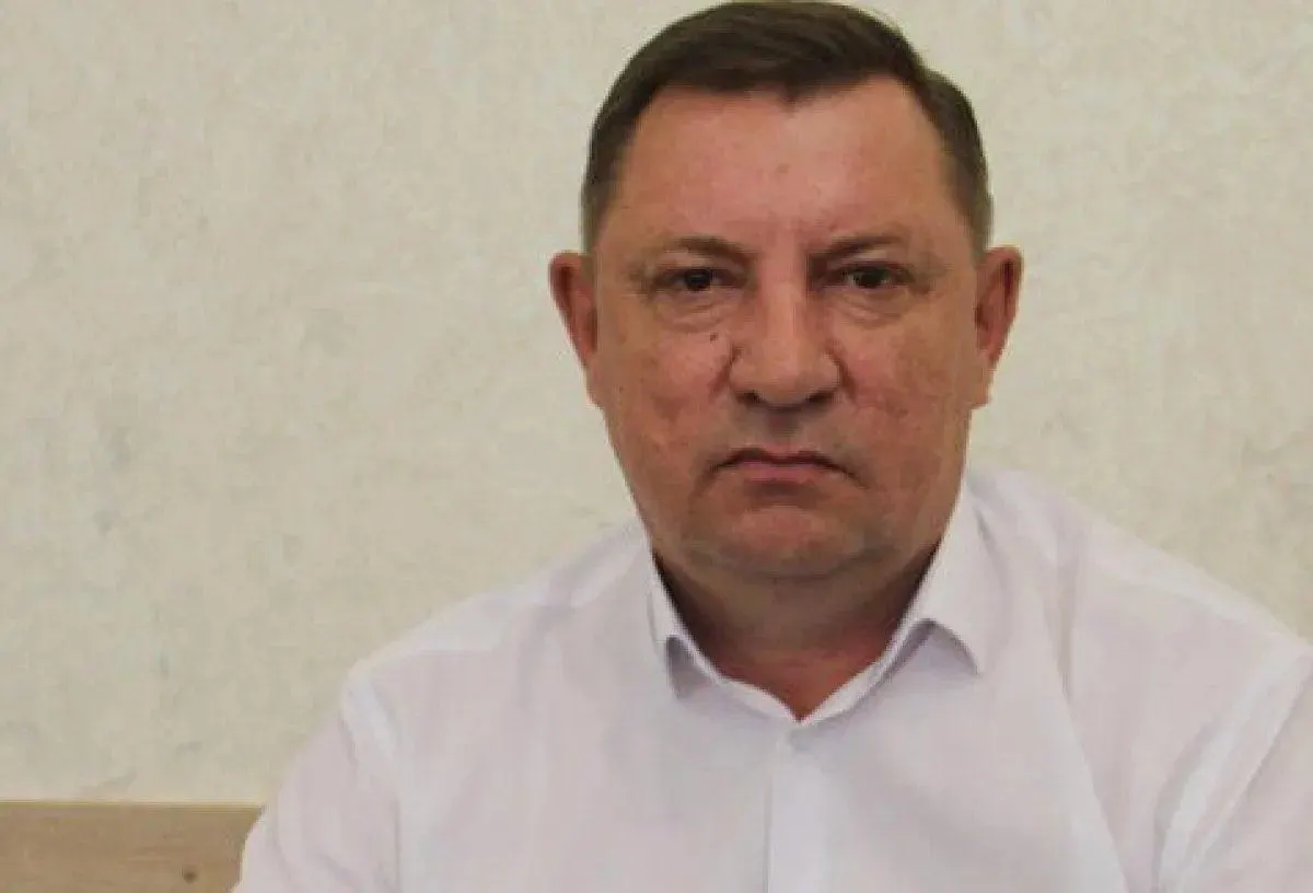 Бывшего руководителя Кормиловского района приговорили к четырём годам колонии за мошенничество и превышение должностных полномочий.