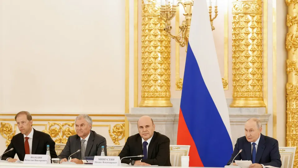 Государство и ведомства обсуждают подготовку к трудоустройству вернувшихся с фронта и сохранение за ними рабочих мест в условиях роста числа участников боевых действий.