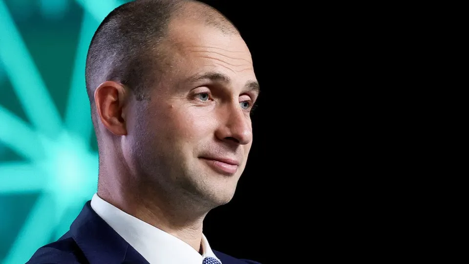 Полугодовые результаты VK за 2026 год: чистый убыток, однако во втором квартале компания вышла в плюс благодаря распродаже части активов. Обзор финансовых деталей и перспектив.