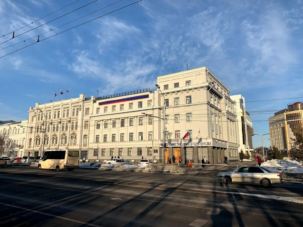 Комитет по городскому самоуправлению рассмотрит поправки к Уставу города, устанавливающие, кто будет исполнять обязанности мэра при отсутствии главы, а также процедуру назначения исполняющего обязанному лицу в случае досрочной отставки или ареста.