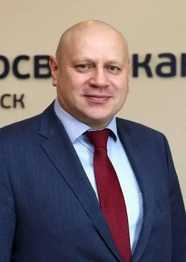 Итоги выборов в Омской области: мэр Омска Сергей Шелест не прошёл в Госдуму; мандаты распределились между региональными кандидатами и избраны депутаты по одномандатным округам.