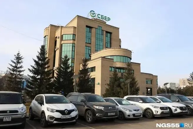 Горожане выражают недовольство проектом, мэрия объясняет инициативу как шаг к более свободному, безопасному и экологичному городу.