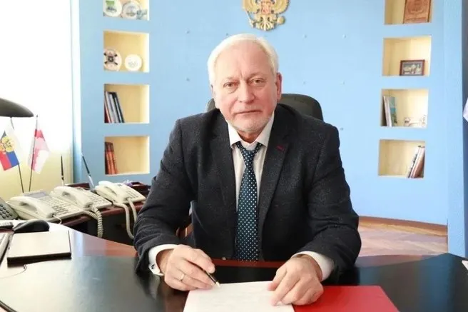 Глава Советского округа Омска уходит с занимаемой должности; временно обязанности главы округа будет исполнять Артур Файков. Финашин перейдет на пост директора Комбината специальных услуг.