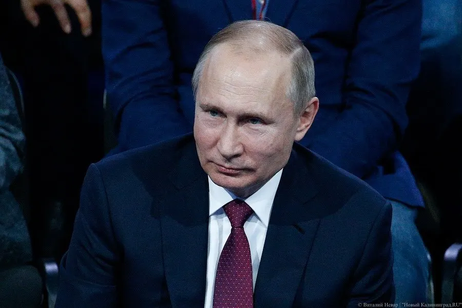 Президент распорядился создать во всех регионах систему независимой оценки гражданами условий и качества услуг в социальной сфере с использованием Единого портала государственных услуг. Доклад о реализации — до 1 февраля 2027 года.
