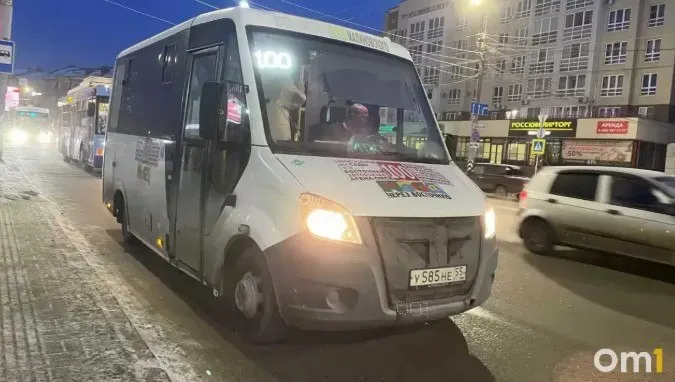 Обсуждают новый подход к внешнему виду маршруток: вместо штрафов — требования к цвету, закреплённые в правилах проведения конкурсов на маршруты.