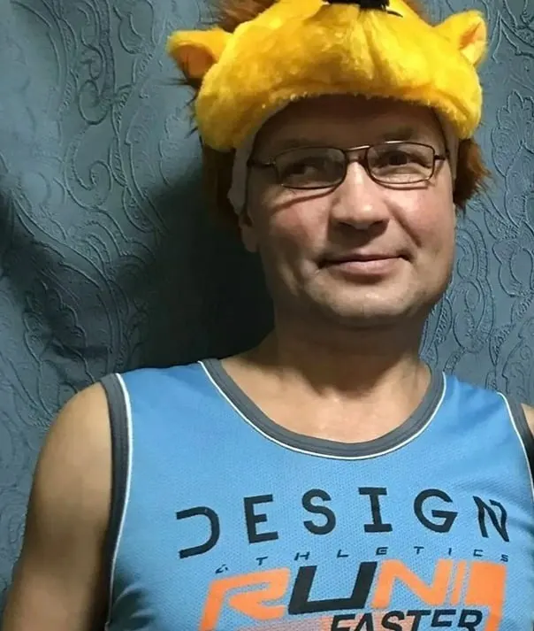 Многодетного отца увезли прямо с остановки «Звёздная» и направили на военную службу; родственники пытаются разобраться в обстоятельствах и вернуть его домой.