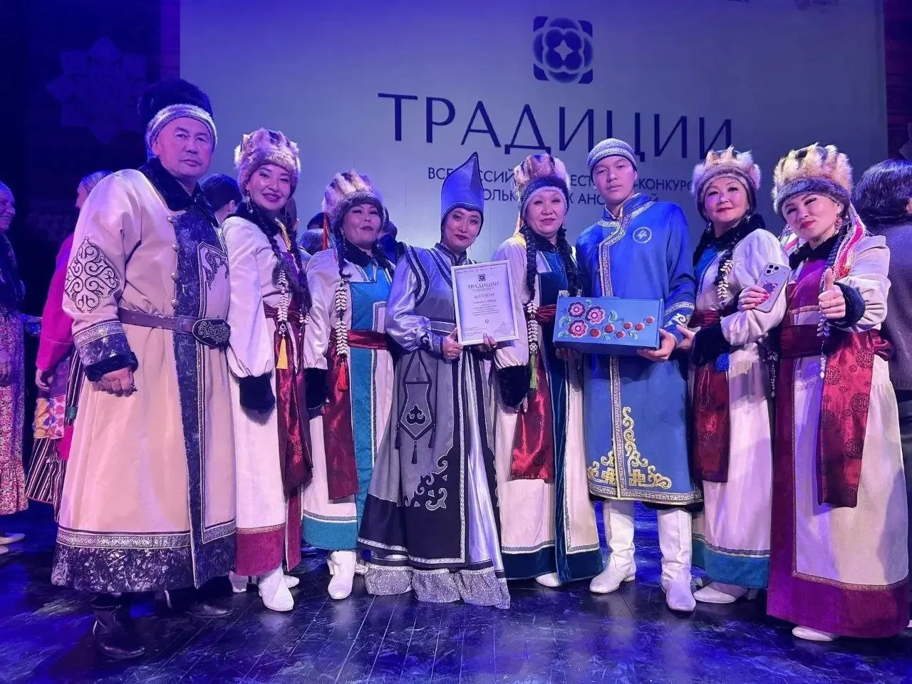 Народный ансамбль «Теле» из Улаганского района получил II премию на XXX Всероссийском фестивале-конкурсе фольклорных ансамблей в Омске.